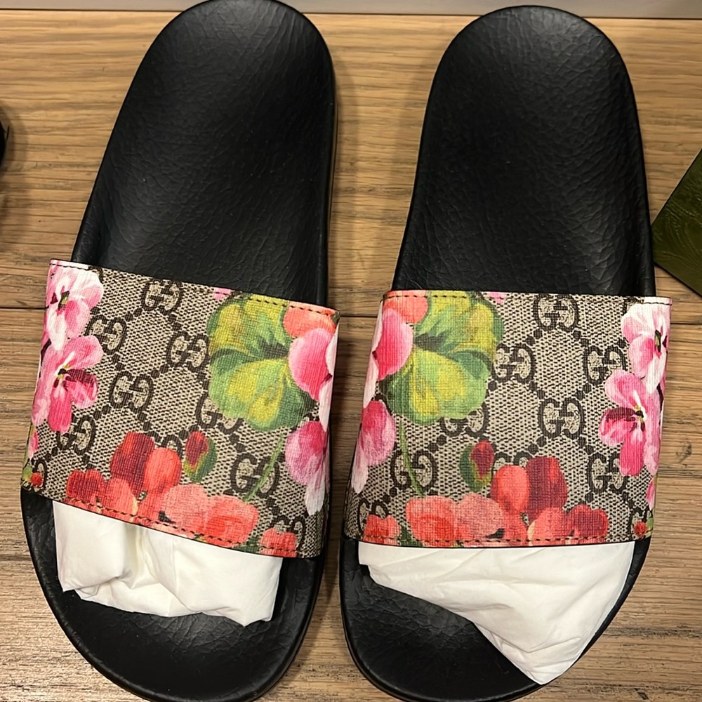 Gucci sandals brand new